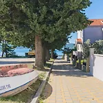 Apartment In 8169 *