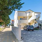 In 8169 * Biograd Na Moru