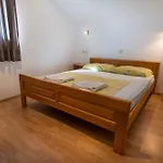 Apartment In 8169