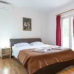 In 8169 * Biograd Na Moru