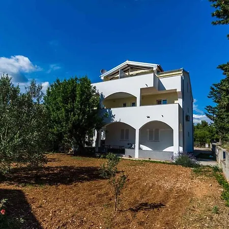 In 8169 Apartment Biograd Na Moru