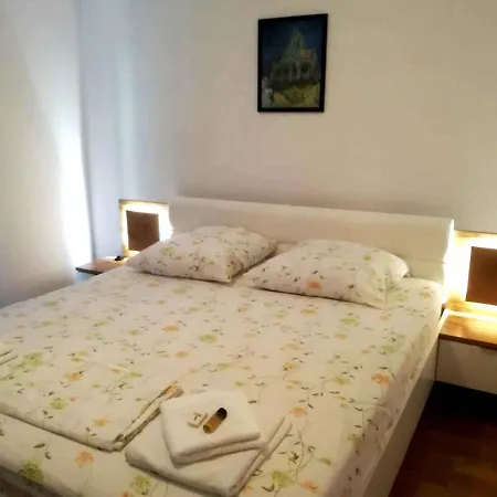 In 8169 Apartment *